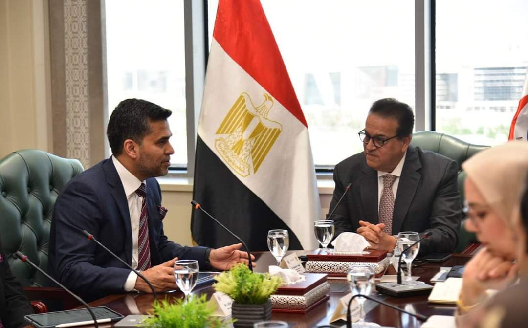 نائب رئيس الوزراء يبحث مع وفد إماراتى فرص الاستثمار فى قطاع الرعاية الصحية  