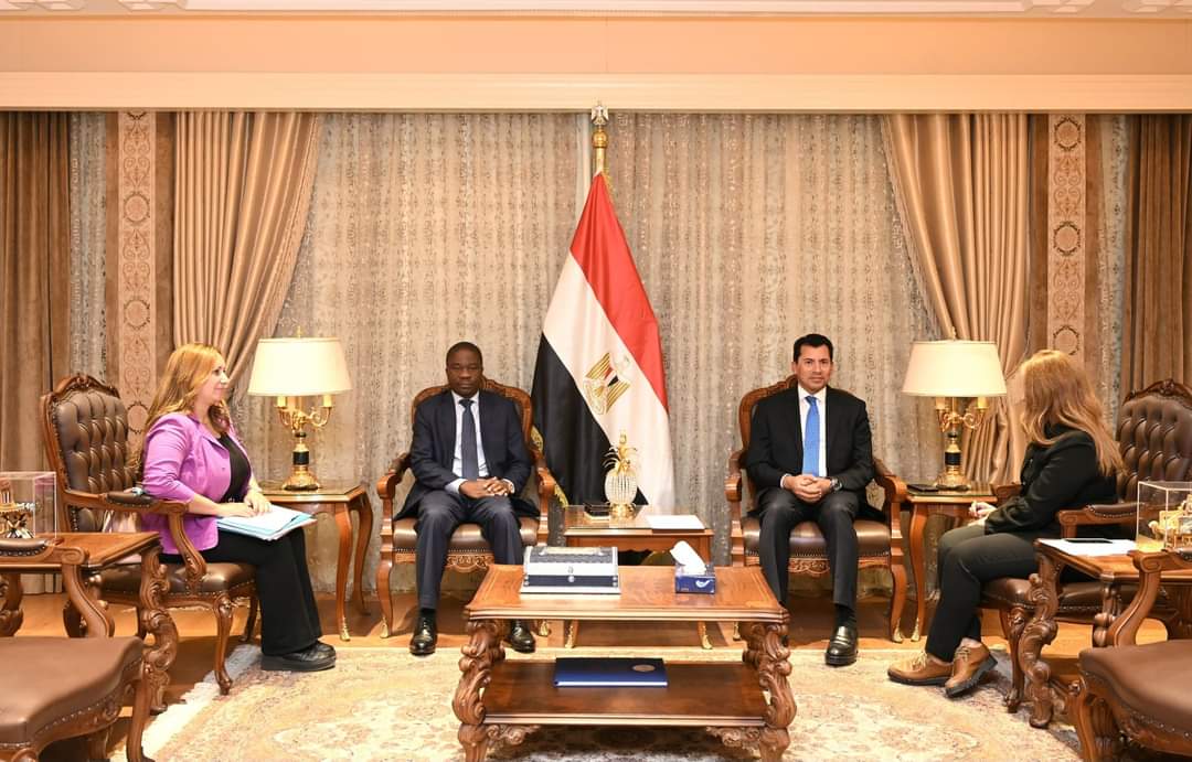 وزير الشباب والرياضة يبحث التعاون الثنائي مع سفير كوت ديفوار
