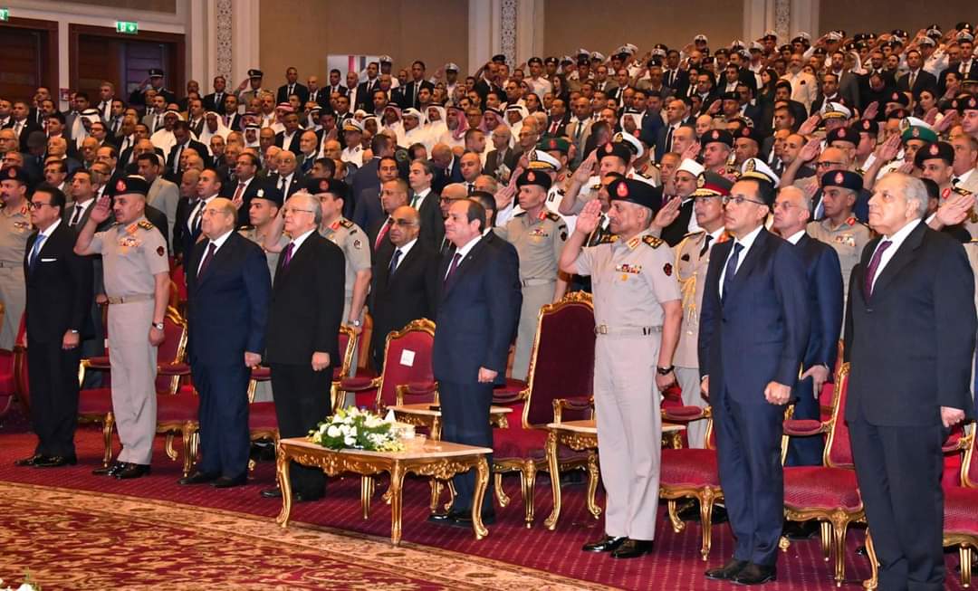 الرئيس يشهد فعاليات الندوة التثقيفية الـ40 للقوات المسلحة بمناسبة نصر أكتوبر المجيد