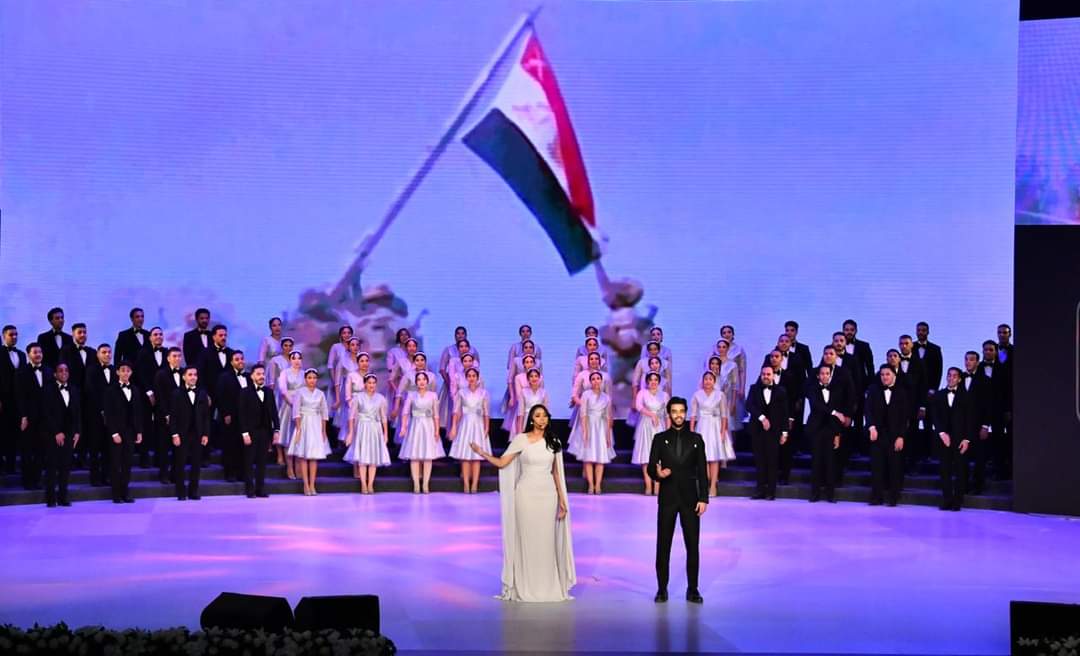 الرئيس يشهد العرض المسرحى "الدرس"