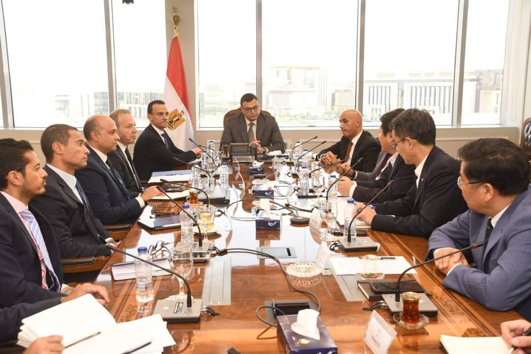 الشربينى :اجتماع أسبوعى لمتابعة مشروعات أبراج العاصمة والعلمين و"كريستال لاجون" للتأكد من الإنتهاء فى المواعيد المحددة