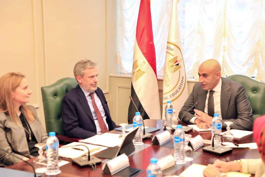 وزير التعليم يبحث مع السفير الإيطالى تعزيز التعاون 