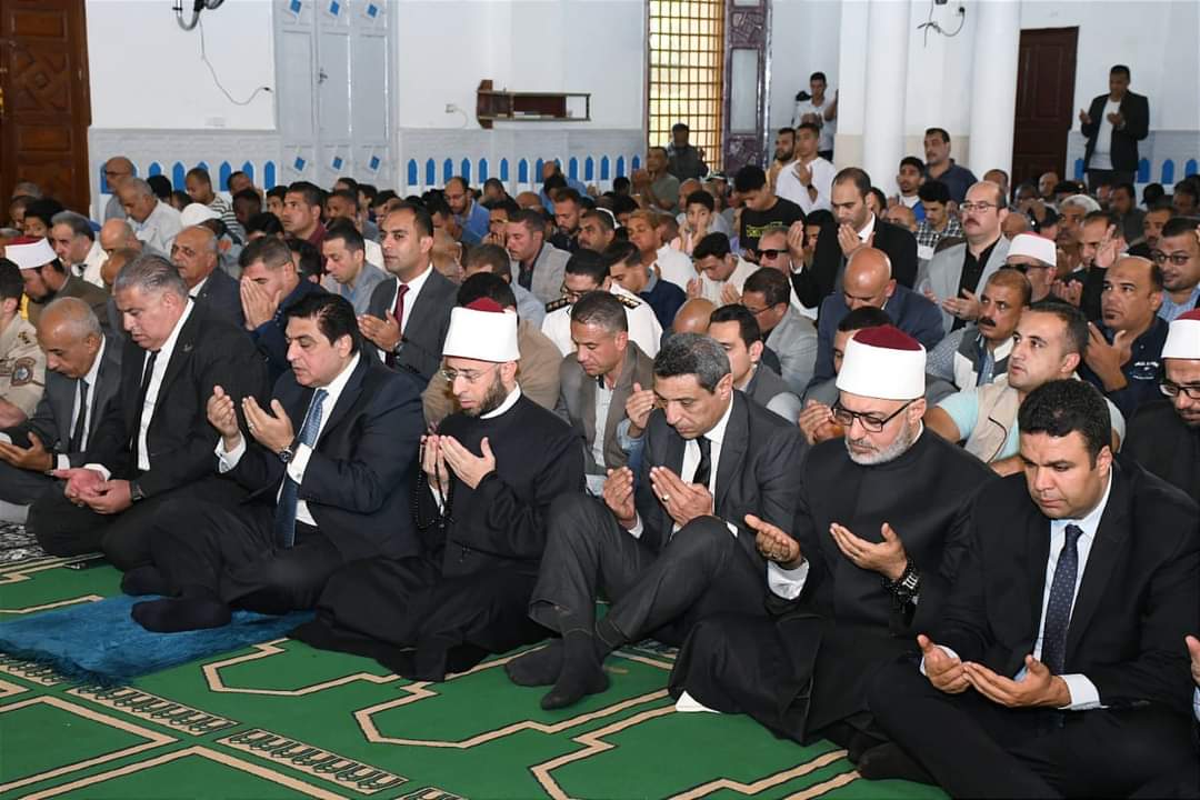 وزير الأوقاف ومفتى الجمهورية يشهدان احتفال العيد القومى للسويس