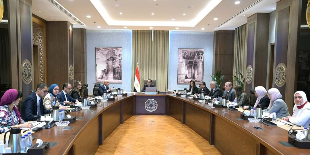 رئيس الوزراء يبحث آلية تعديل حدود الكربون بهدف تعزيز تنافسية الصادرات المصرية