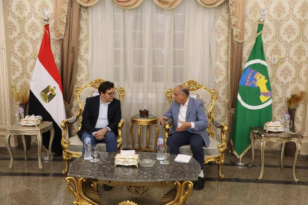 وزير الثقافة يلتقي محافظ المنيا ويوجه بإنهاء أعمال تطوير مسرح قصر الثقافة 