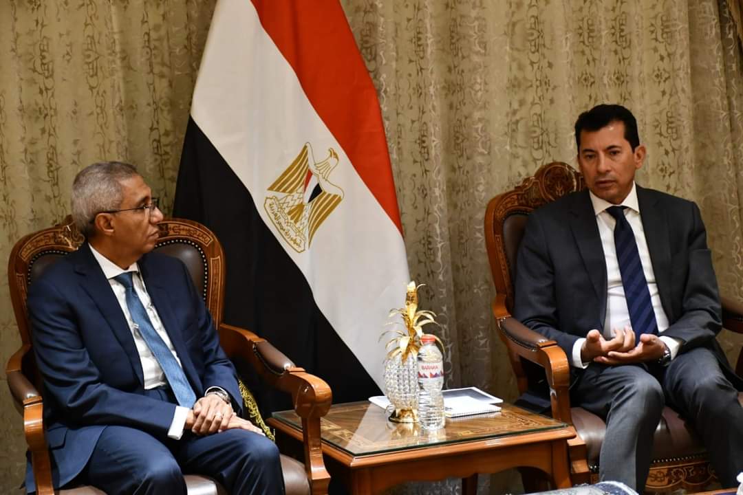 صبحى : إطلاق ندوات تثقيفية للبعثات الرياضية حول حقوقهم وواجباتهم القانونية