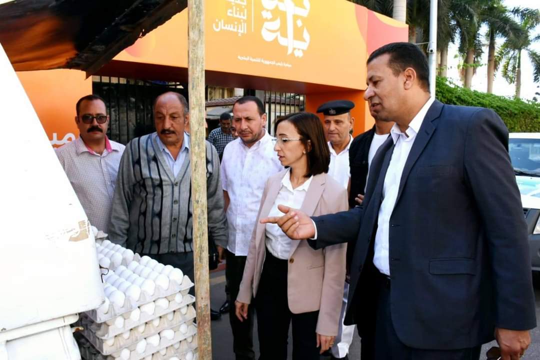 محافظ البحيرة تتفقد منافذ السلع المتحركة لوزارة الزراعة