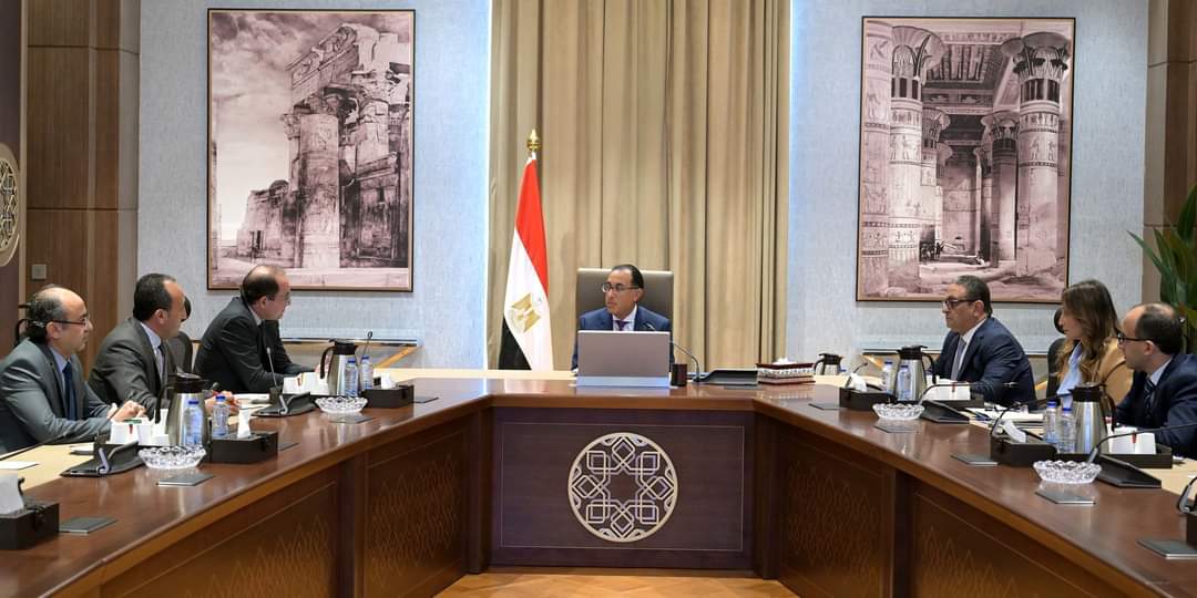 رئيس الوزراء يستعرض مع وزير المالية ملفات العمل