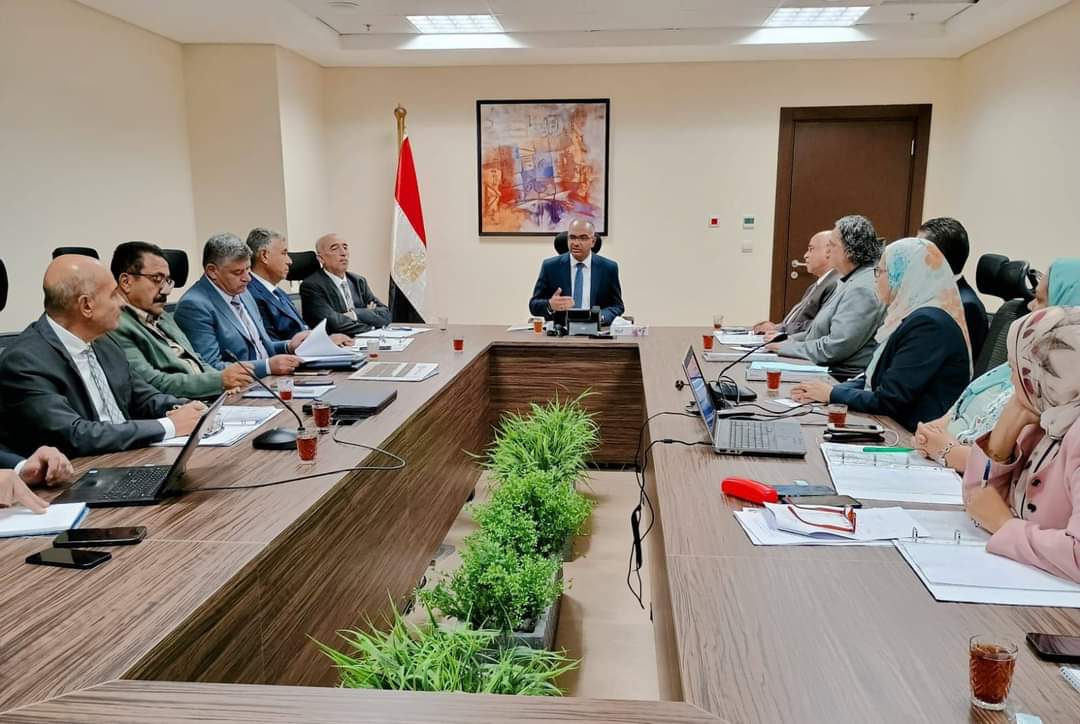 الإسكان : مناقشة أية عقبات تواجه المصانع المحلية لمكونات مشروعات مياه الشرب