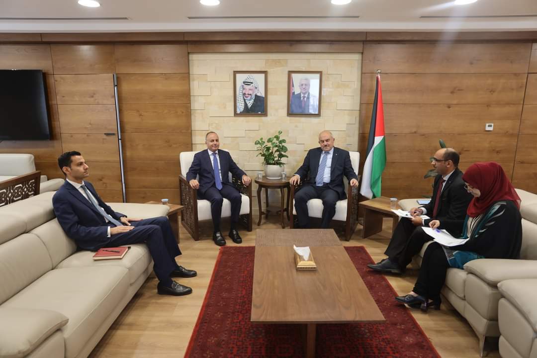 سفير مصر فى رام الله يبحث مع حجاوى مشاركة الوفد الفلسطيني فى المنتدى الحضرى العالمى
