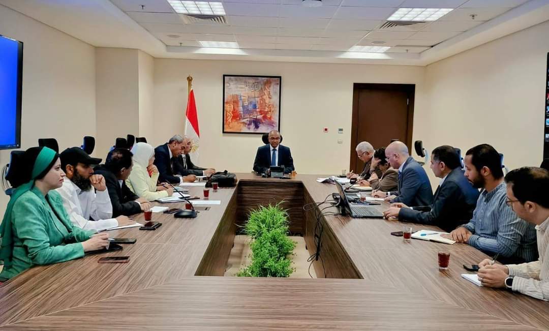 الإسكان تناقش الاستغلال الأمثل لمياه الصرف المعالجة