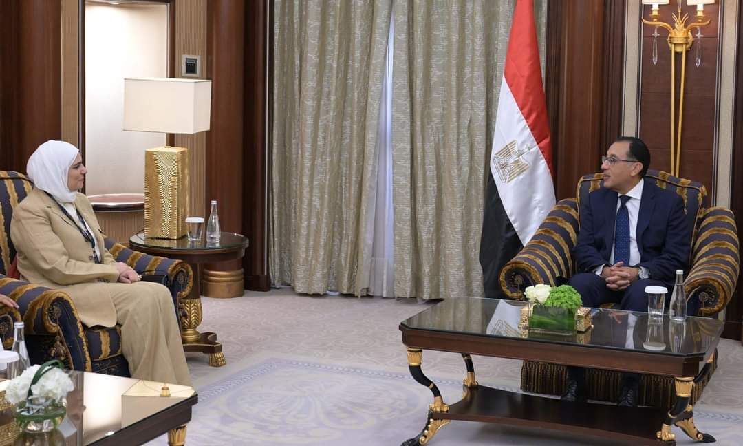 رئيس الوزراء يبحث مع وزيرة المالية الكويتية ملفات التعاون المشترك
