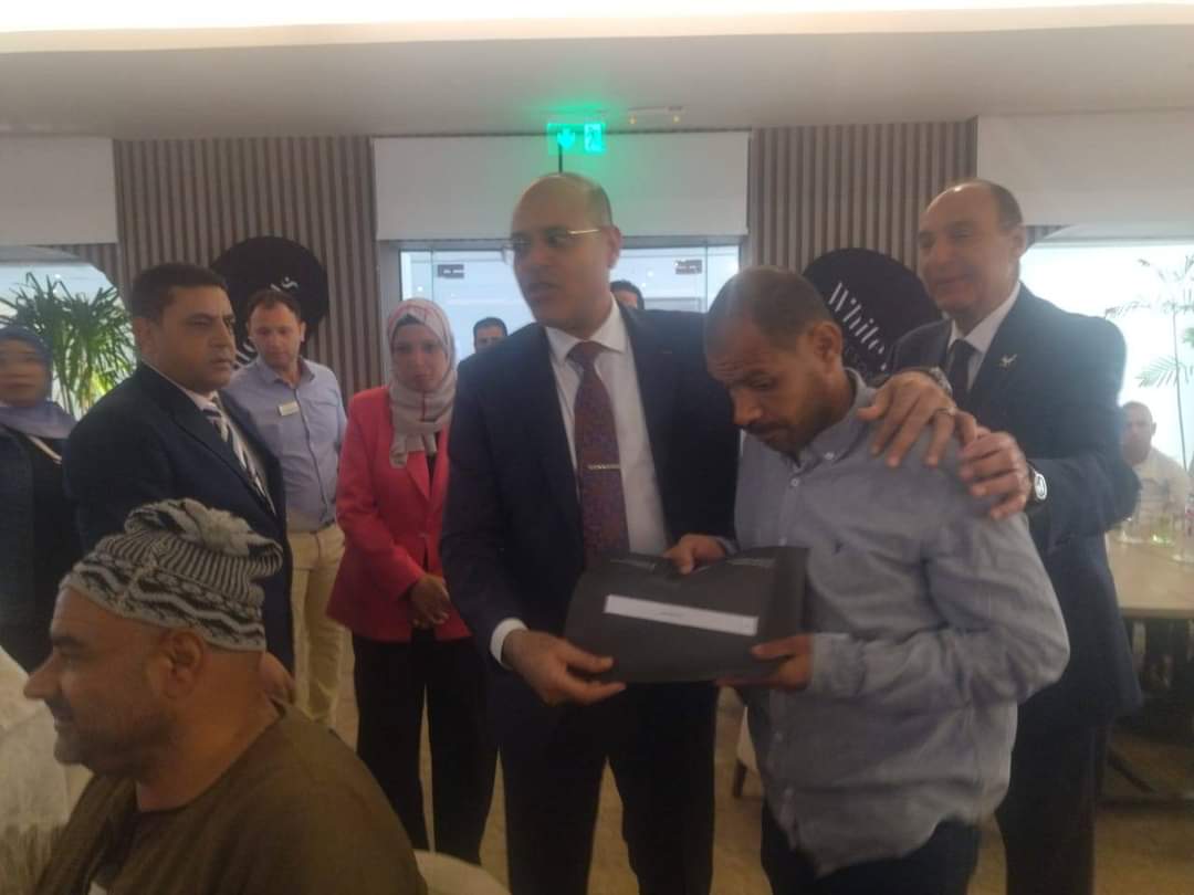 وزير العمل يتفقد منتجع"صن رايز وايت هيلز" السياحى.. بشرم الشيخ