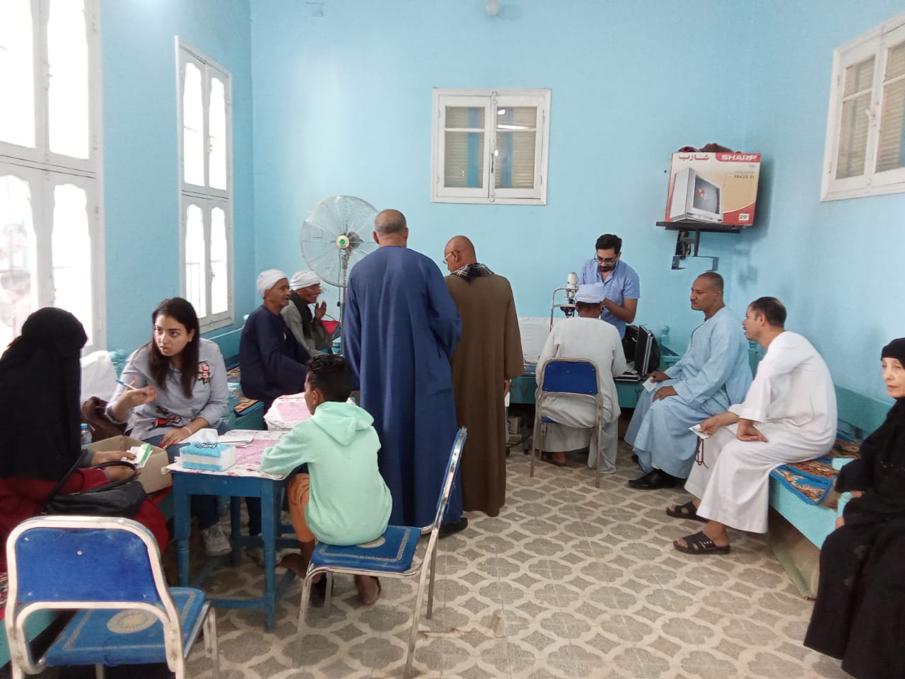 القافلة الطبية لـ«الشعب الجمهورى» وقعت الكشف على 800 حالة بقرية كوم يعقوب بأبو تشت