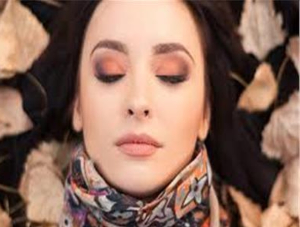 5 اتجاهات مكياج خريفية تبرز جمالك