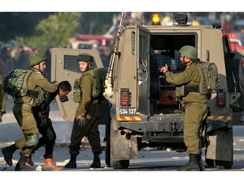 قوات الاحتلال الإسرائيلي .. تعتقل 25 فلسطينيا من الضفة الغربية