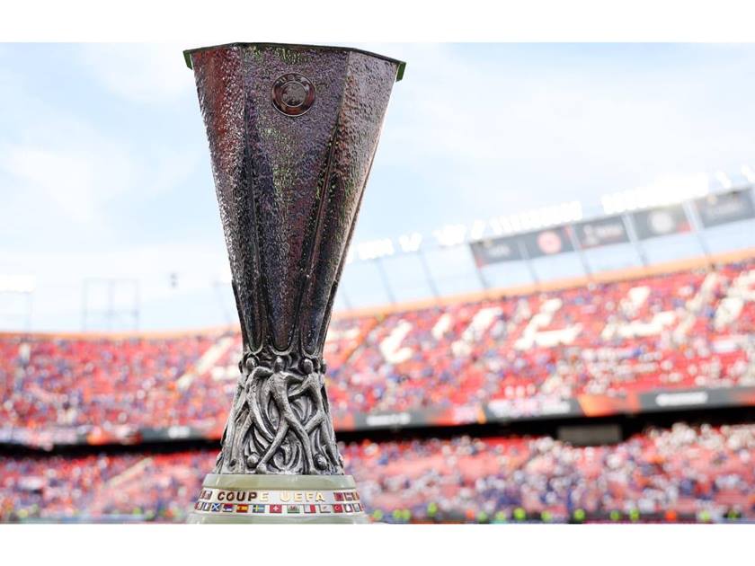 مانشستر يونايتد الإنجليزي يحل ضيفا على بورتو البرتغالي غدا .. في الدوري الأوروبي