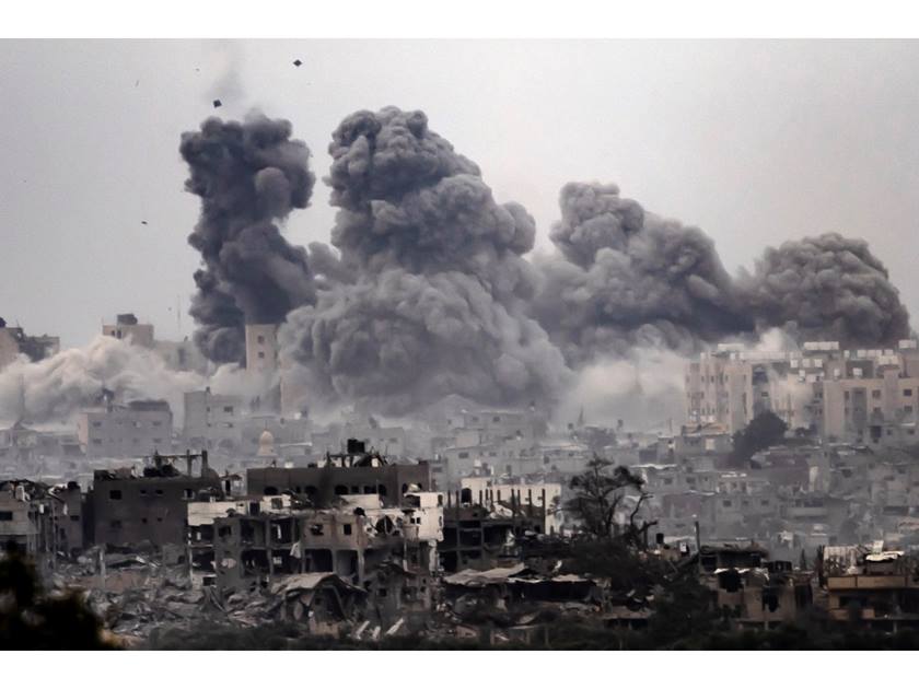 استشهاد تسعة فلسطينيين .. في استهداف إسرائيلي منزلا في مخيم المغازي وسط غزة