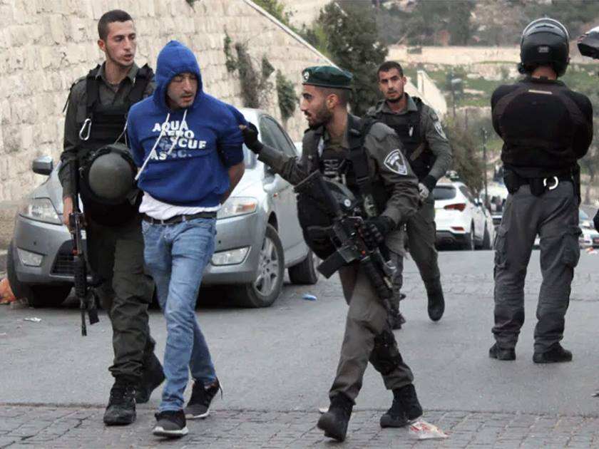 قوات الاحتلال الإسرائيلي .. تعتقل 25 فلسطينيا من الضفة الغربية