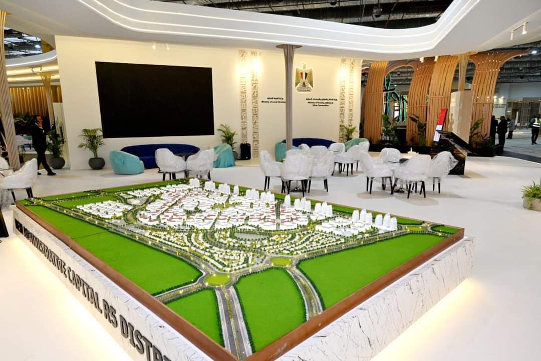 وزير الإسكان يتفقد الاستعدادات النهائية بمركز المنارة للمؤتمرات الدولية لاستضافة المنتدى الحضرى العالمى