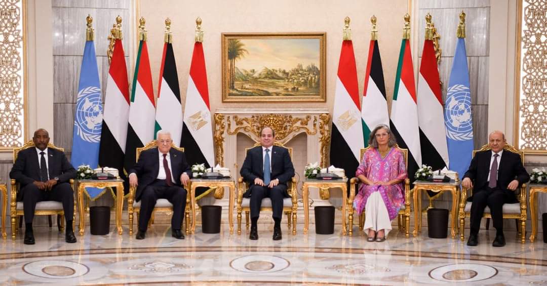 الرئيس يصل إلى مقر انعقاد المنتدى الحضرى العالمى