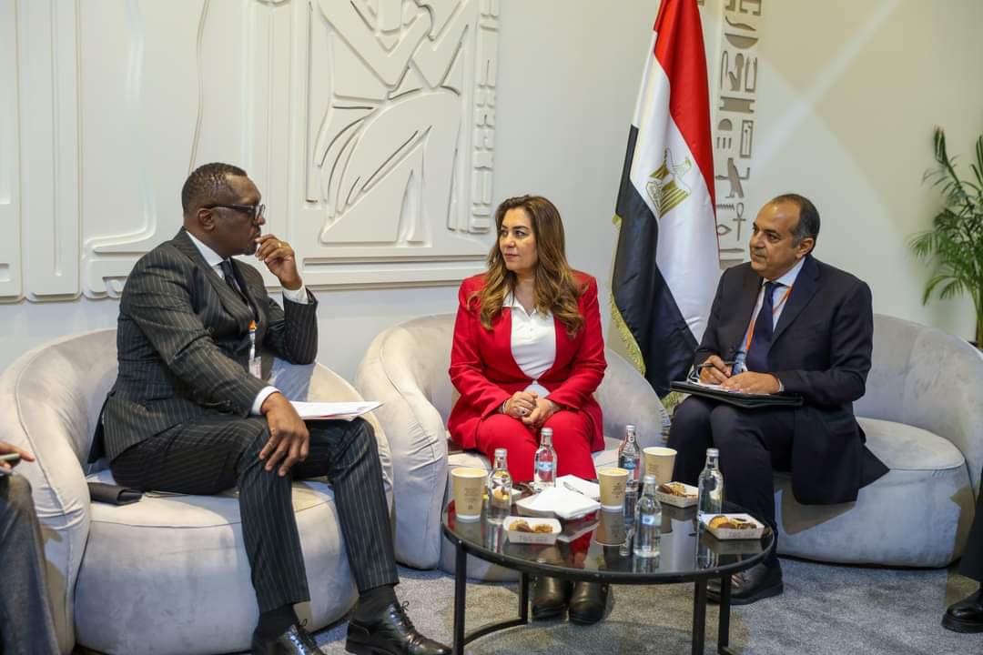 منال عوض تبحث مع وزير الحكم المحلى والتنمية الريفية فى زامبيا التعاون المشترك  