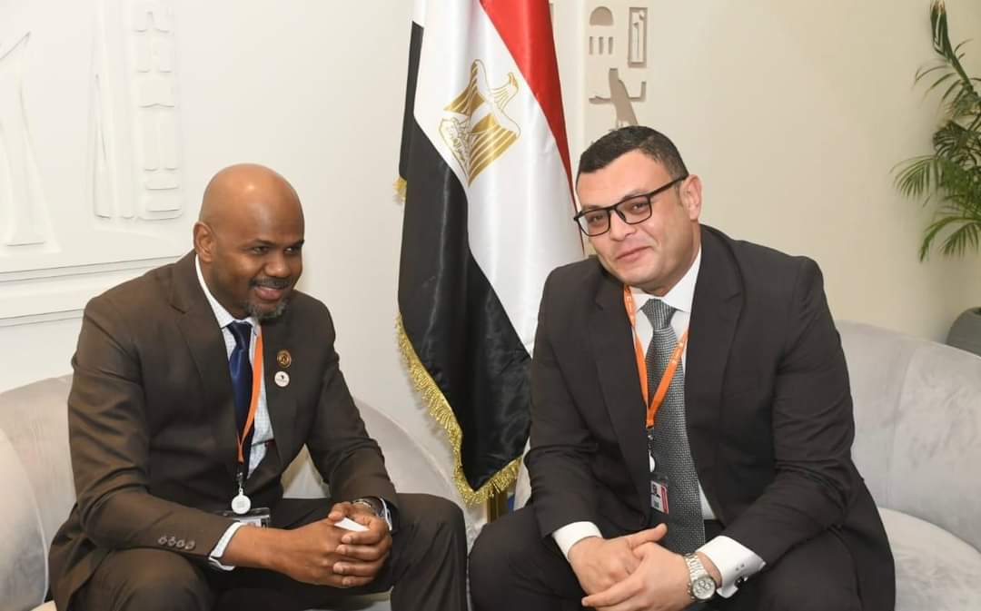 وزير الإسكان يبحث مع مدير مؤسسة "Shelter AFRIQUE" تعزيز التعاون المشترك