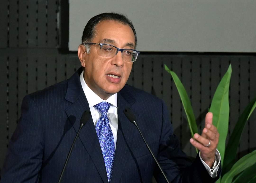 رئيس الوزراء : توجيهات رئاسية بعدم وضع أى أعباء مالية على المواطنين