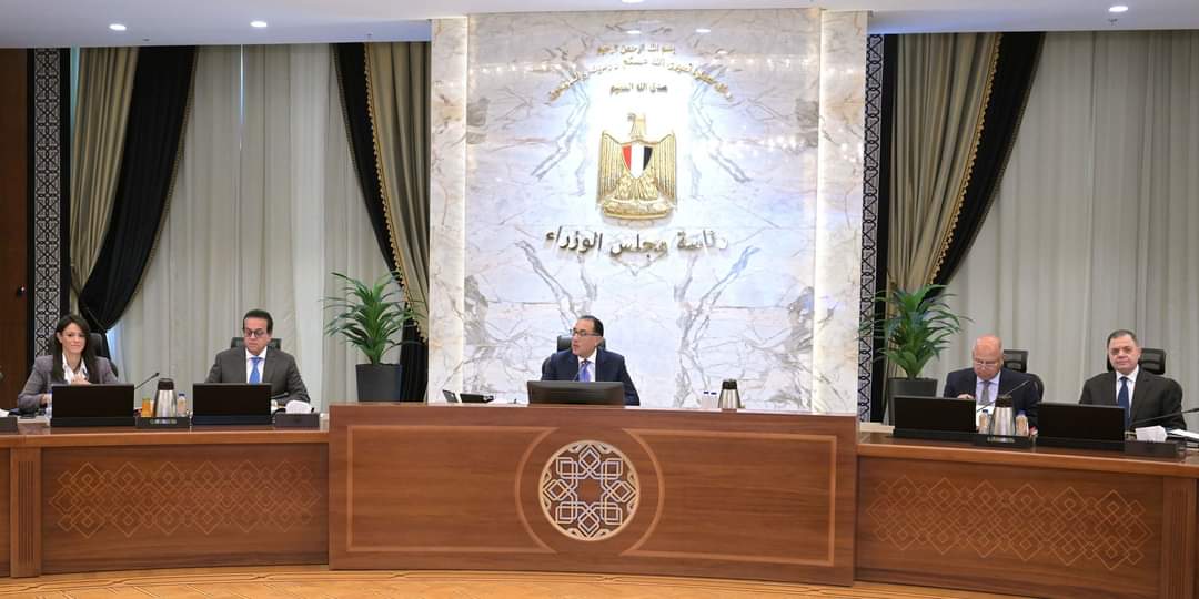 رئيس الوزراء : الاستمرار فى تنفيذ برنامج الطروحات الحكومية لتعزيز مشاركة القطاع الخاص