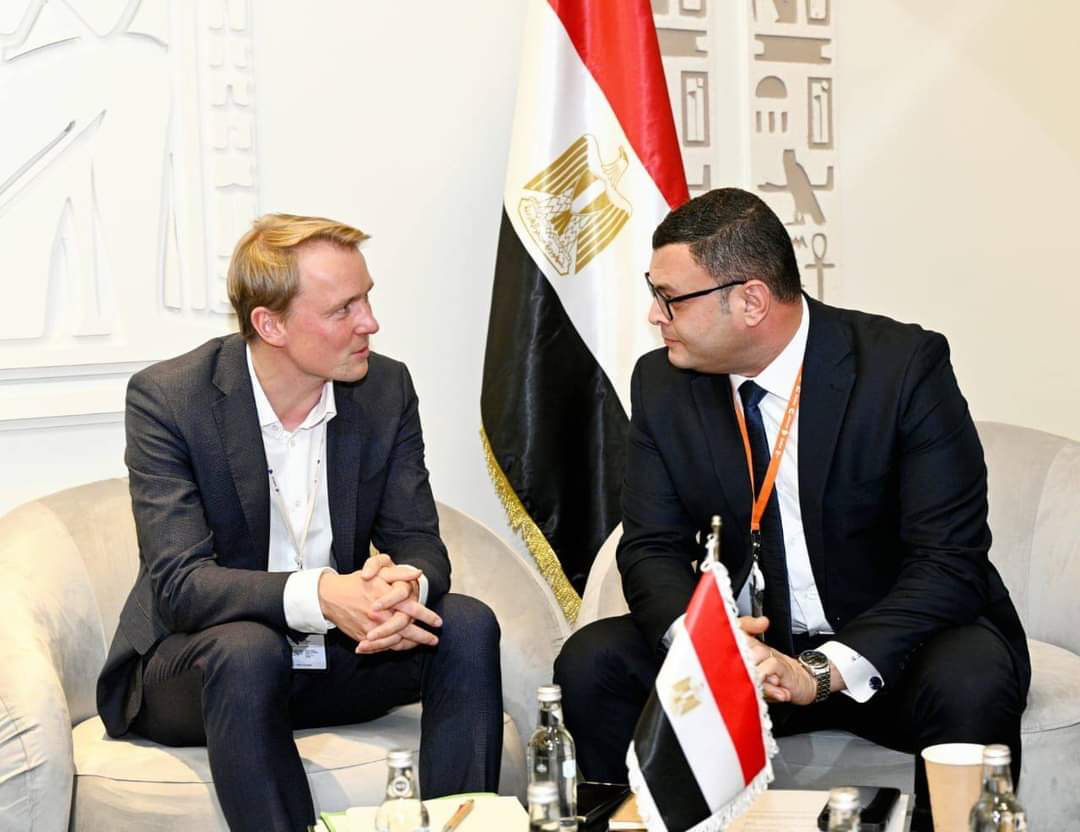 وزير الإسكان يبحث مع وزير البيئة الألمانى تعزيز التعاون فى مجال المدن الخضراء المستدامة