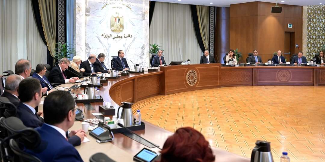 رئيس الوزراء يلتقى رؤساء اللجان النوعية بمجلس النواب
