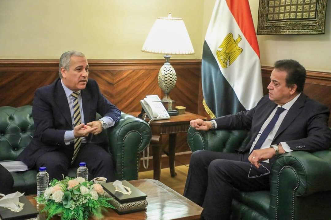 وزير الصحة يبحث مع رئيس الهيئة الوطنية للصحافة أوجه التعاون 