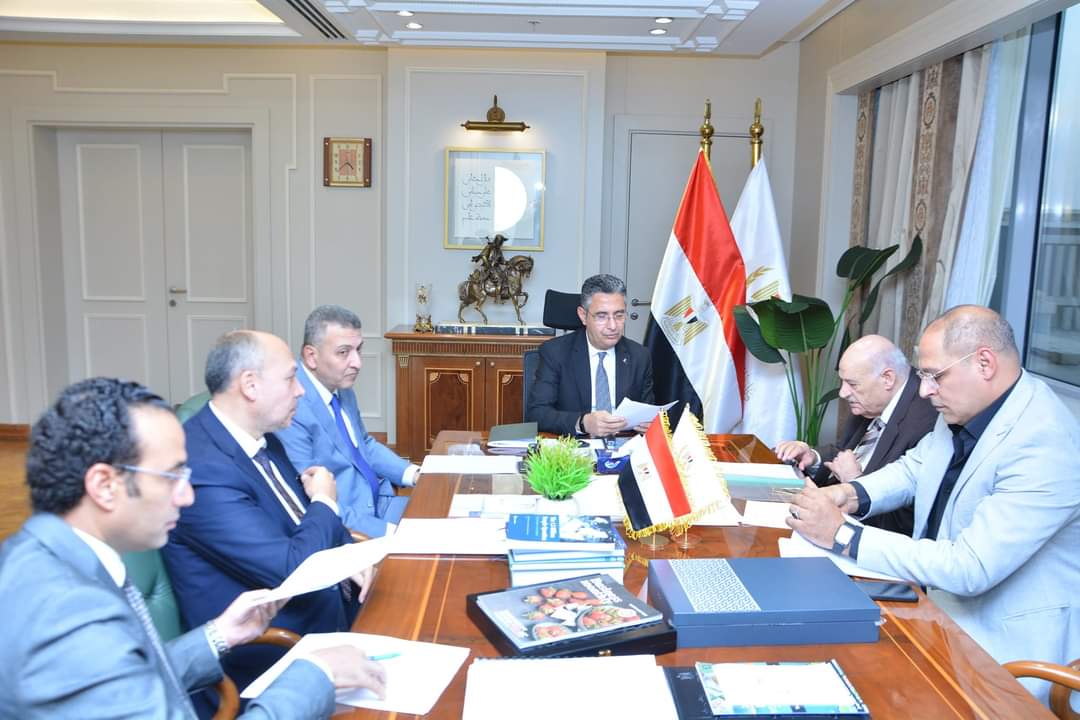 وزير التموين يبحث مع غراب مطالب ومقترحات أصحاب المخابز