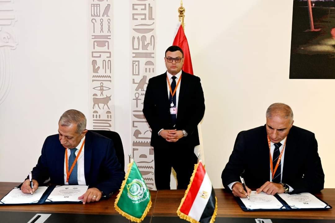 وزير الإسكان: بروتوكولا تعاون مع الأكاديمية العربية للعلوم والتكنولوجيا والنقل البحرى 