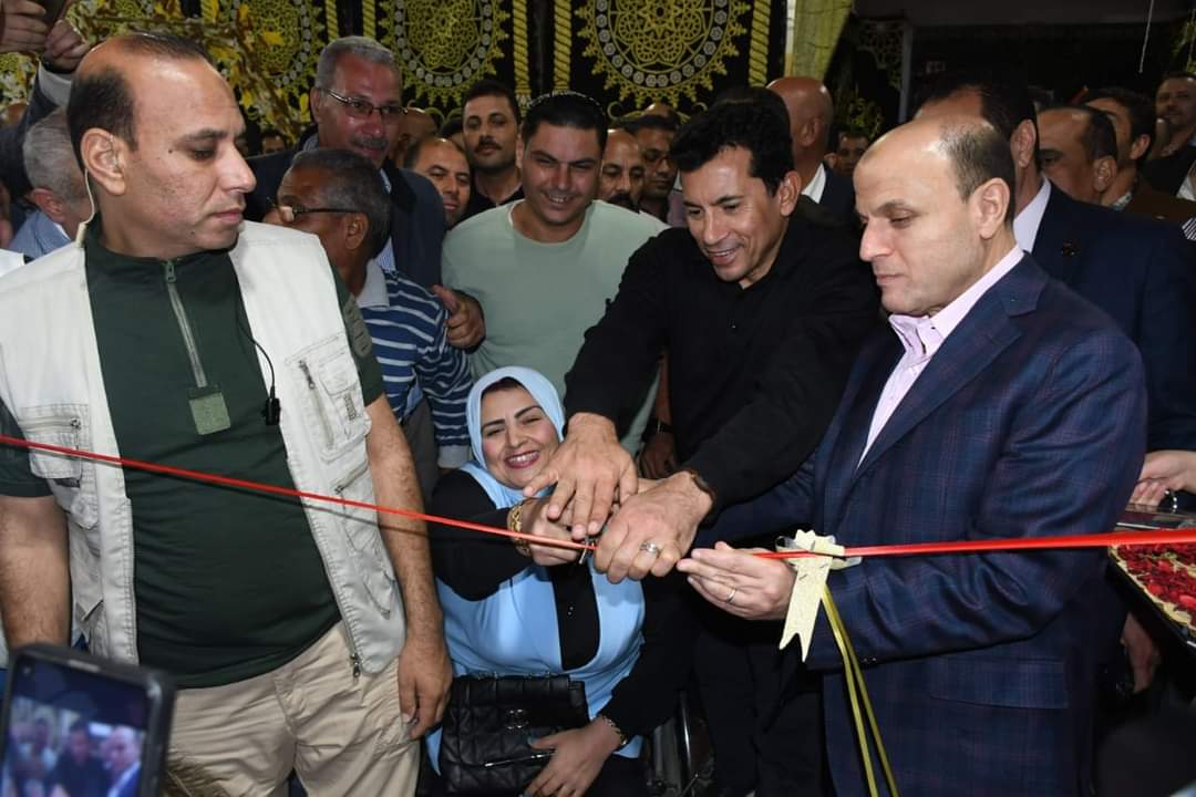 افتتاح حمام السباحة والملعب الخماسى بمركز شباب قلين