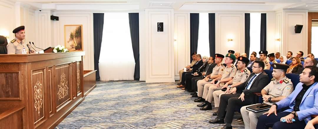 وزير الدفاع يصدق على الإعلان عن قبول الدورة الثانية من خريجي الجامعات المتميزين فى "الفروسية" للعمل "ضباطا مكلفين"