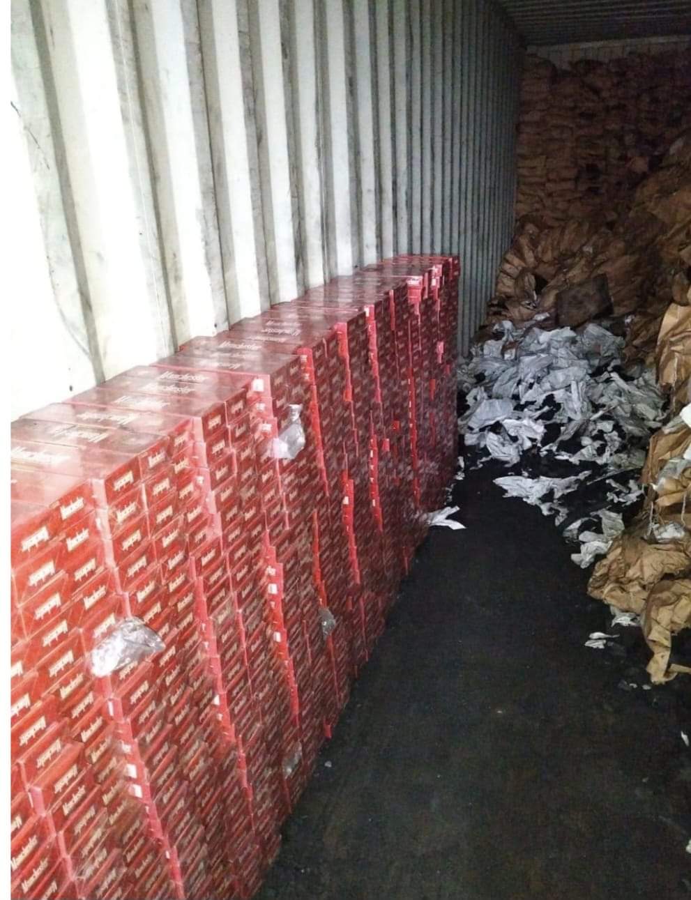 جمارك دمياط: إحباط محاولة تهريب سجائر أجنبية  - الخبر لايف