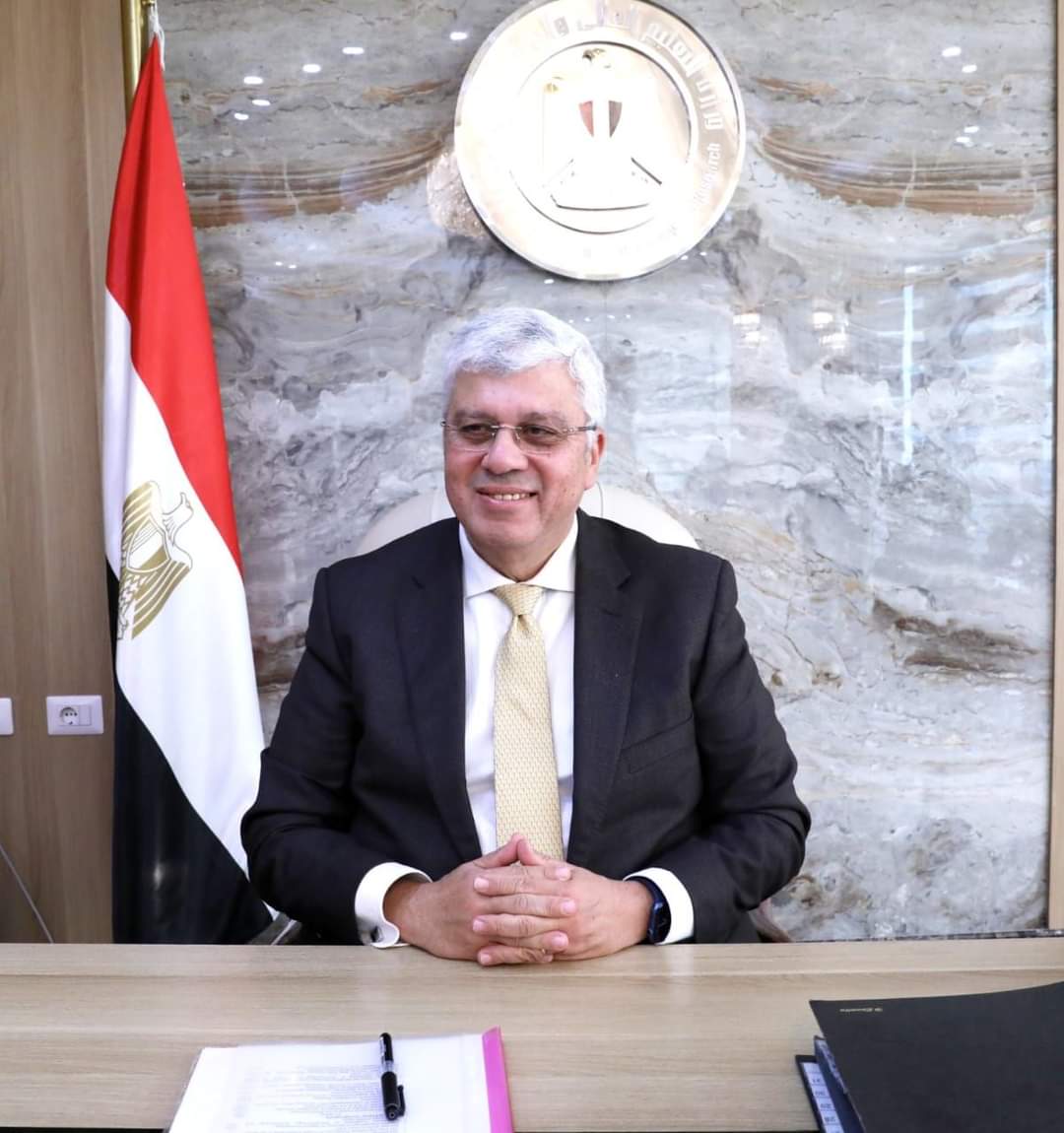 عاشور : لدينا 12 جامعة تكنولوجية تُقدم برامج دراسية حديثة تواكب مُتطلبات سوق العمل