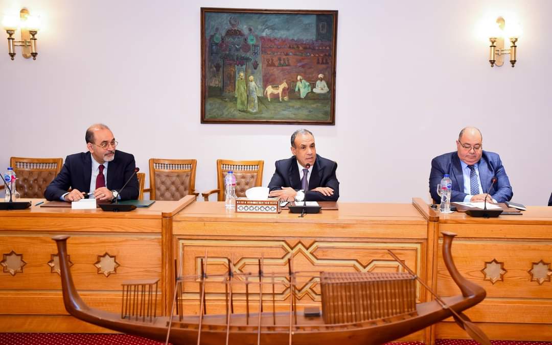 وزير الخارجية والهجرة يجتمع بقيادات وأعضاء القطاع الأوروبى 