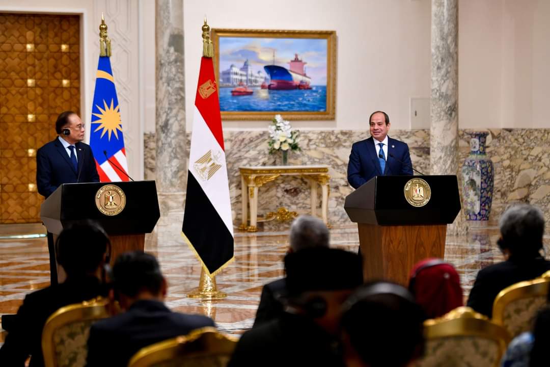 الرئيس : توافقت مع رئيس وزراء ماليزيا على تطوير العلاقات لمستوى الشراكة الإستراتيجية الشاملة