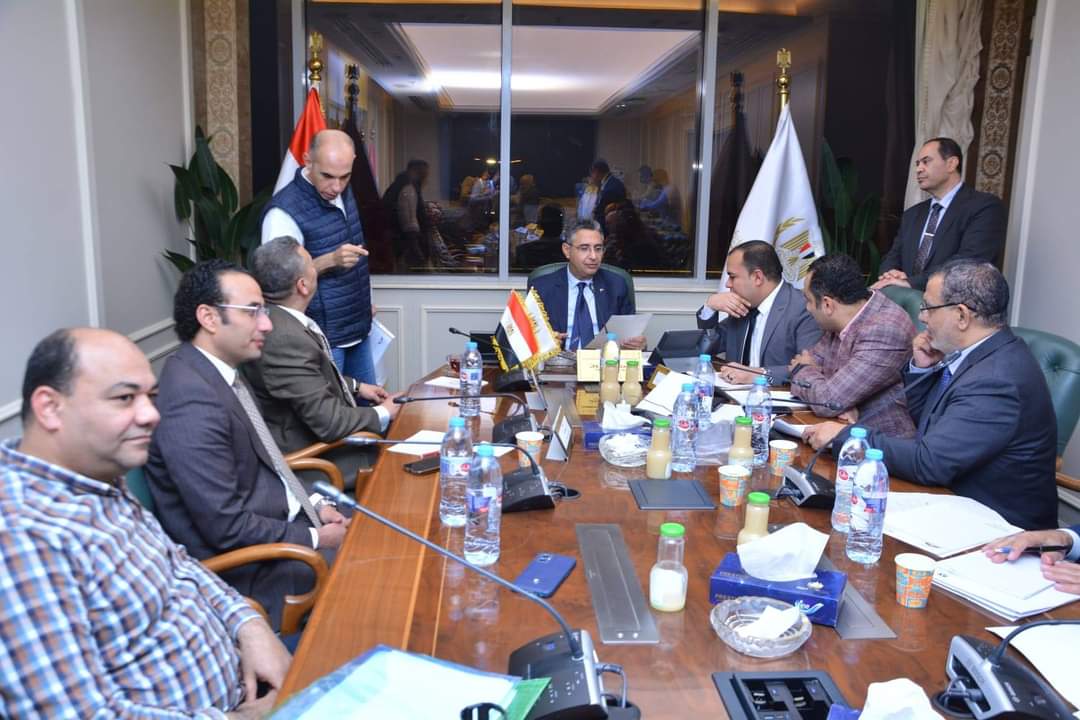 وزير التموين يلتقي بعدد من أعضاء مجلسى النواب والشيوخ
