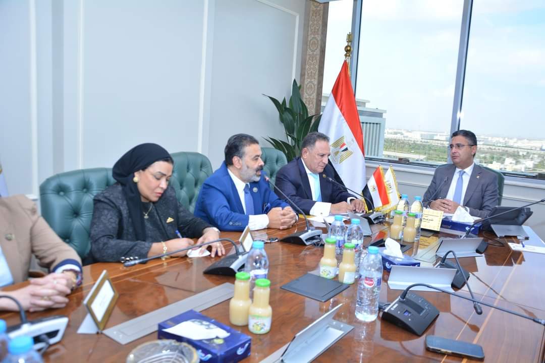 وزير التموين : تعزيز التعاون مع مختلف الأحزاب السياسية..لزيادة الخدمات المقدمة للمواطنين