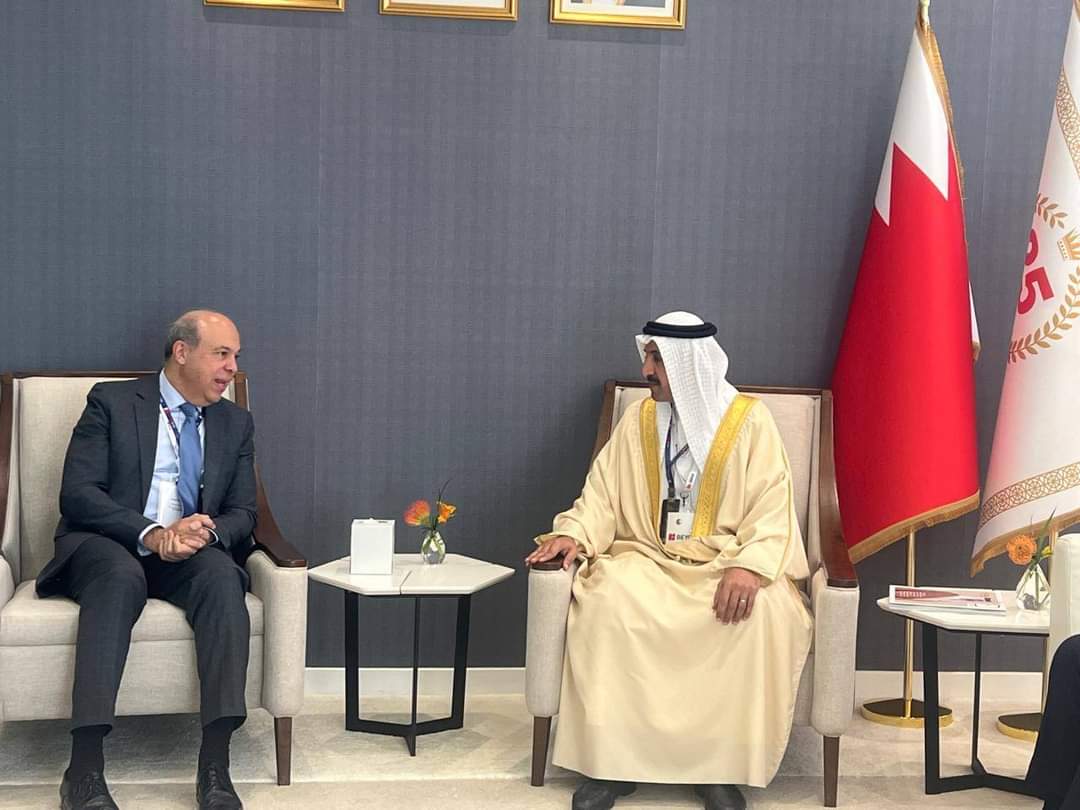 وزير الطيران  يلتقى وزير المواصلات والاتصالات البحرينى