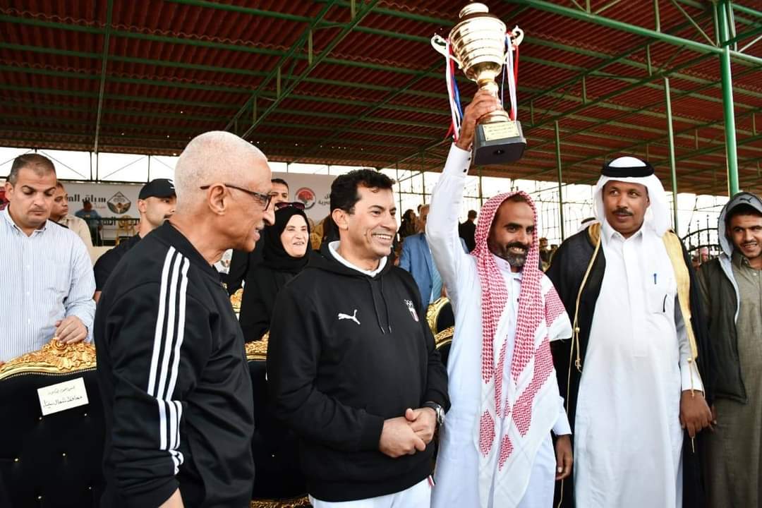 وزير الشباب والرياضة ومحافظ شمال سيناء يختتمان المرحلة النهائية لمهرجان الهجن