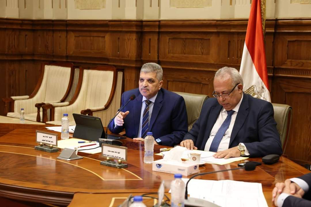 الفريق أسامة ربيع يشارك فى مناقشة تعديلات قوانين بحرية بمجلس الشيوخ