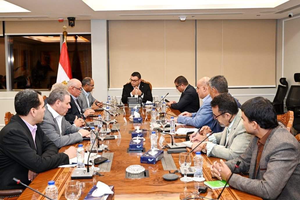 وزير الإسكان : نسعى لنقل وتوطين التقنيات الحديثة لمحطات تحلية المياه
