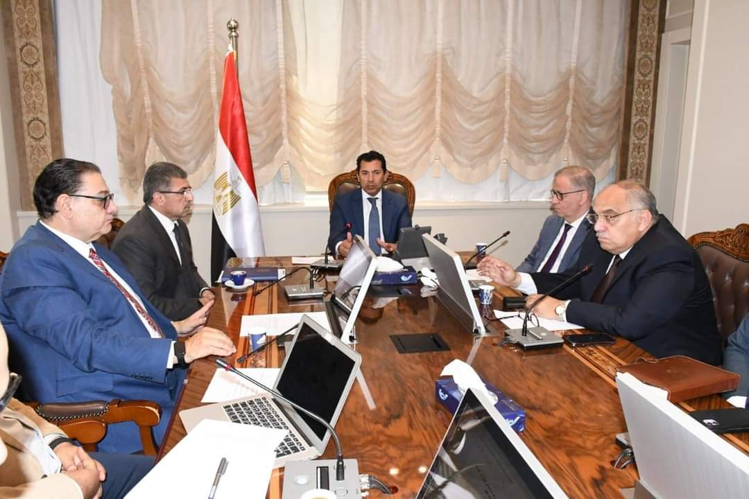 وزير الرياضة : تحقيق شامل فى واقعة لاعب كفر الشيخ
