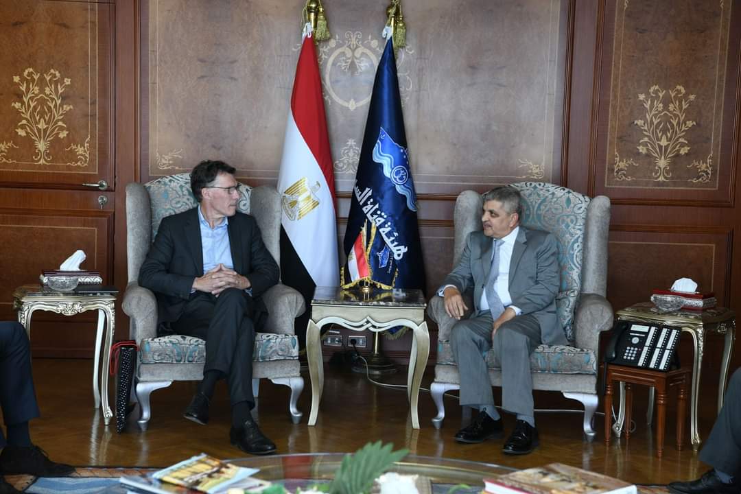 الفريق أسامة ربيع يبحث أوجه التعاون المستقبلى مع ترسانة IHC الهولندية 