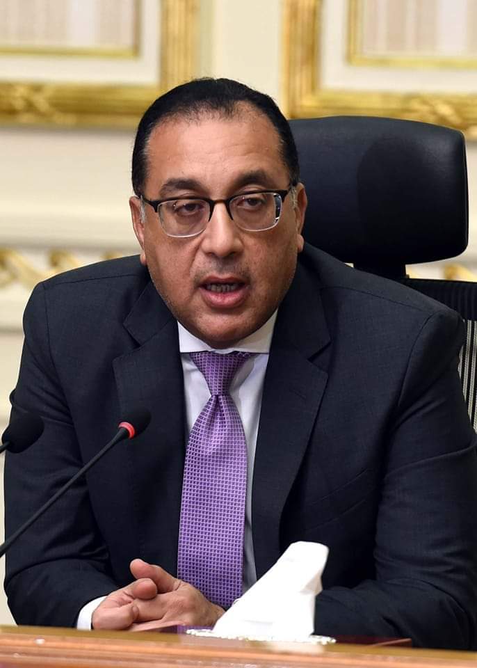رئيس الوزراء يتفقد ويفتتح عدد من المشروعات.. بالوادى الجديد 