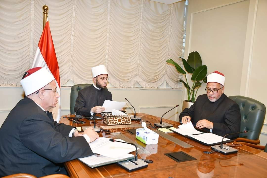 وزير الأوقاف : الإهتمام بالأئمة والارتقاء بأدائهم العلمى والدعوى 